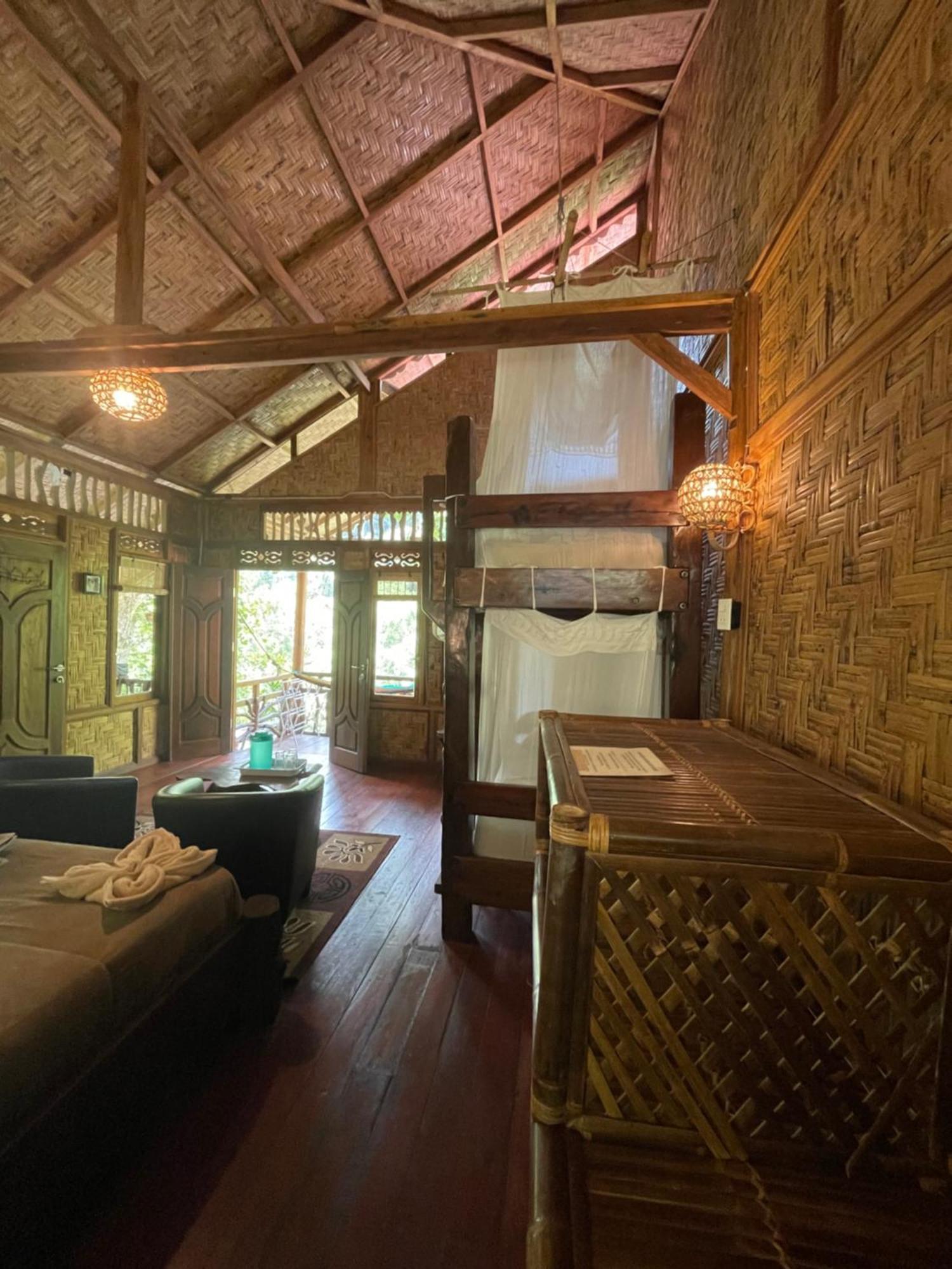 Kupu Kupu Garden Guest House & Cafe Bukit Lawang Ngoại thất bức ảnh