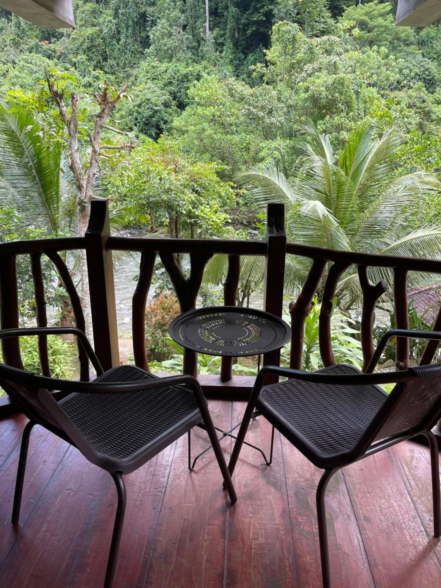 Kupu Kupu Garden Guest House & Cafe Bukit Lawang Ngoại thất bức ảnh
