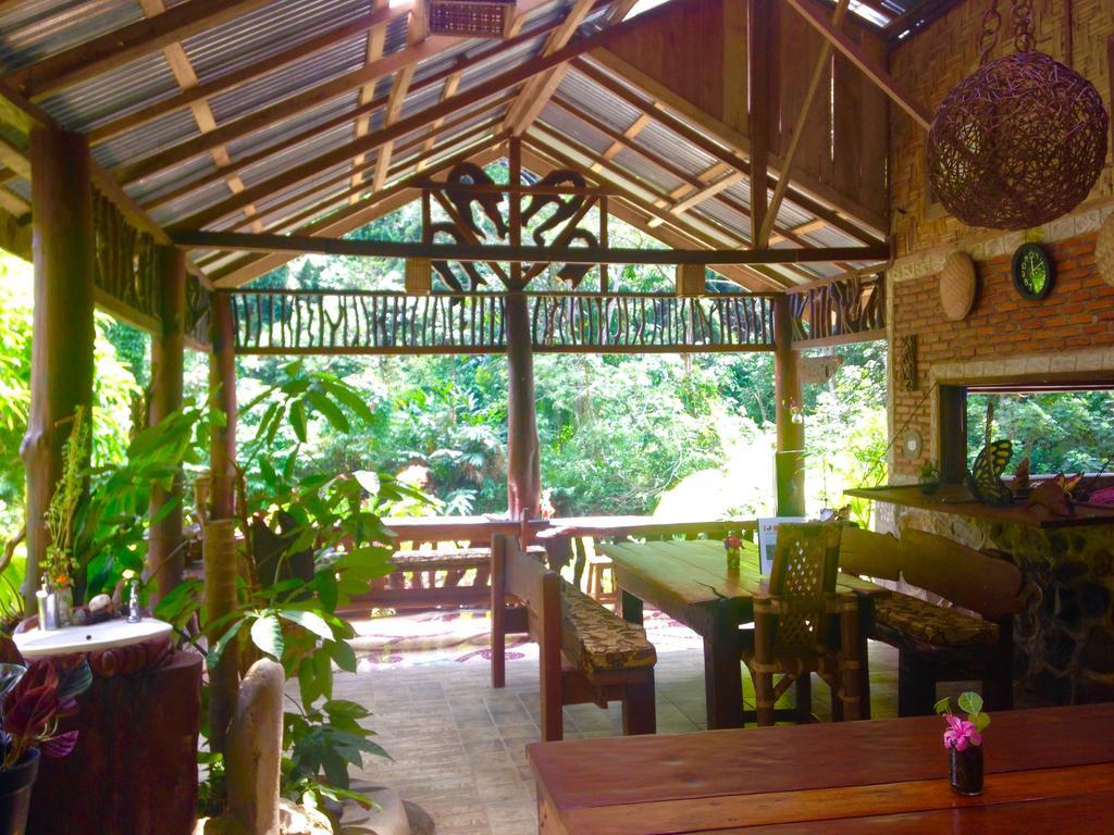 Kupu Kupu Garden Guest House & Cafe Bukit Lawang Ngoại thất bức ảnh
