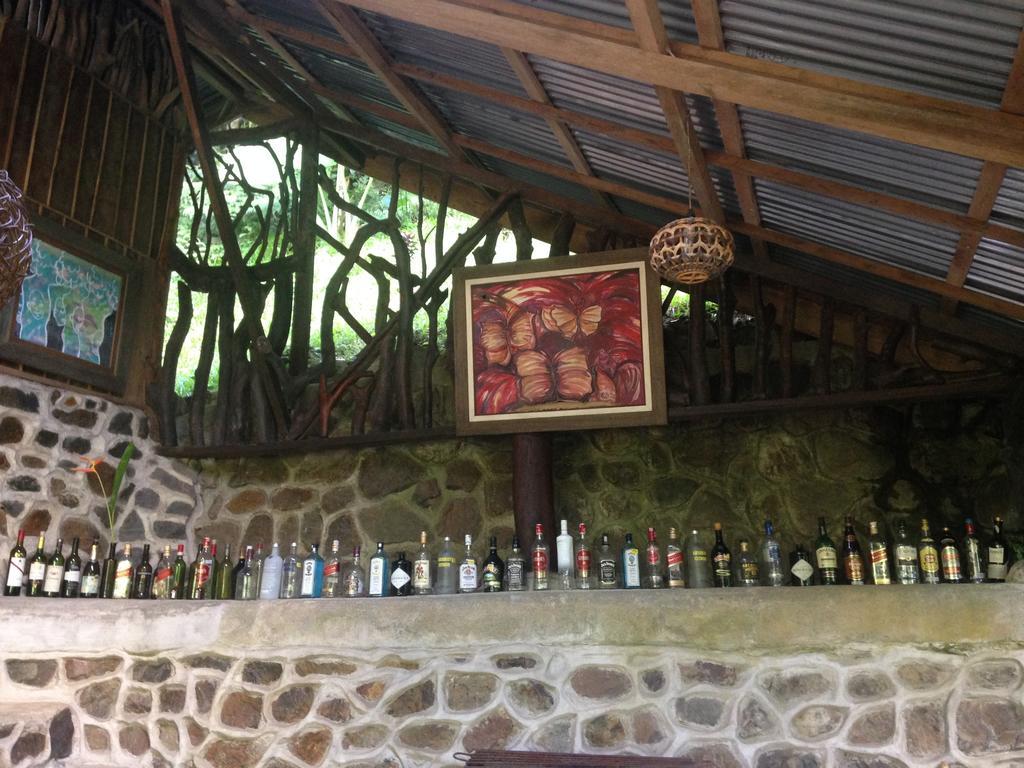 Kupu Kupu Garden Guest House & Cafe Bukit Lawang Ngoại thất bức ảnh
