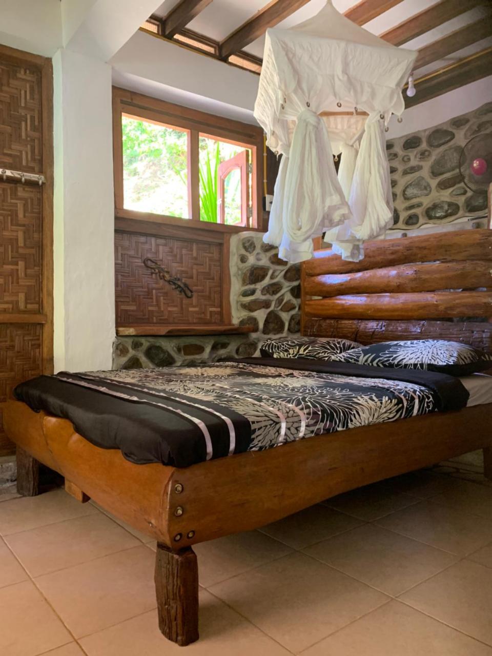 Kupu Kupu Garden Guest House & Cafe Bukit Lawang Ngoại thất bức ảnh