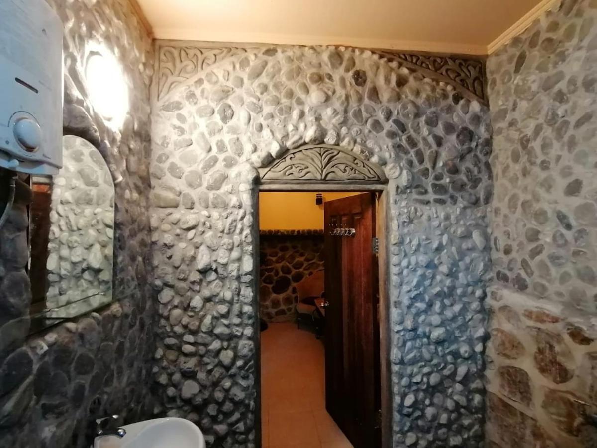 Kupu Kupu Garden Guest House & Cafe Bukit Lawang Ngoại thất bức ảnh