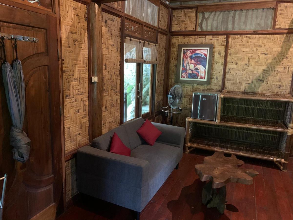 Kupu Kupu Garden Guest House & Cafe Bukit Lawang Ngoại thất bức ảnh